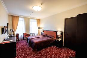 Menorah Hotel