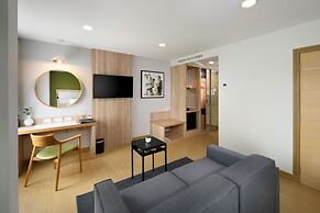 Prime Square Hotel