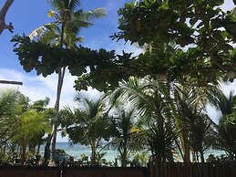 D&B Bluestar Beach Resort