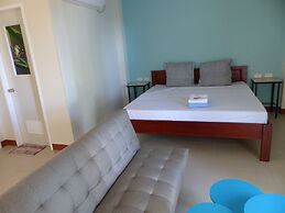 D&B Bluestar Beach Resort