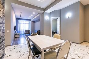 Apartment on Saakadze Square