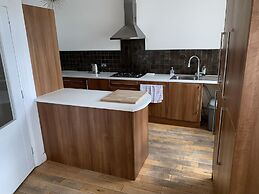 Village Tavern Apartment