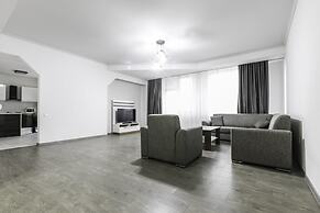 Apartment on Chikobava str.