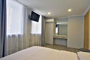 Grand Apartments