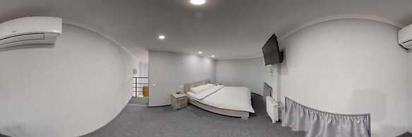 Grand Apartments