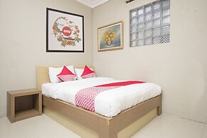 Collection O 1061 Aliya Homestay