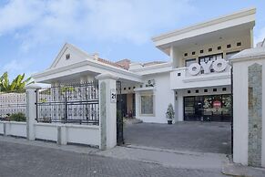 Collection O 1061 Aliya Homestay