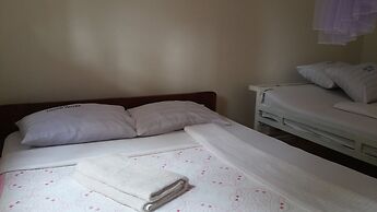 Lira Tasha Hotel