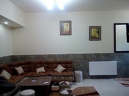 Apartment on Kandelaki Str.