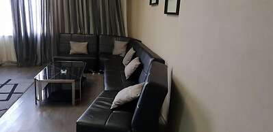 Apartment on Kandelaki Str.