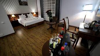 Hotel Erkin Palace
