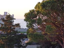 Dioni Hotel