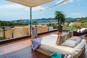 Destino Royal Beach