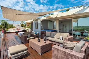 Destino Royal Beach