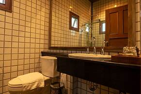 Ruean Racha Resort