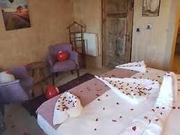 Cronos Cappadocia Cave Hotel