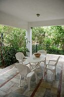 Elies Villa