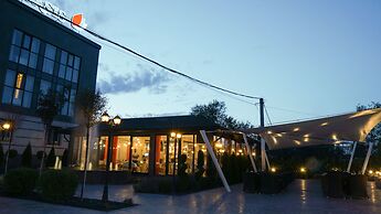 Oasis residence