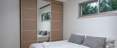 2BR Private Garden Ruppin by HolyGuest