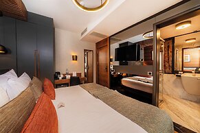 Levni Plus Hotel