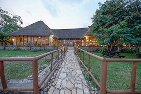 Ihamba Lakeside Safari Lodge