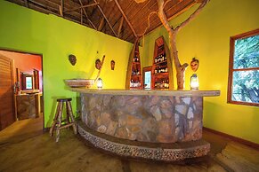 Ihamba Lakeside Safari Lodge