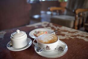 Ihamba Lakeside Safari Lodge
