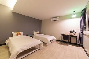 Napa Hostel Samrong Station