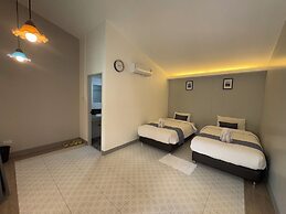 Napa Hostel Samrong Station