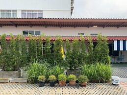 Napa Hostel Samrong Station