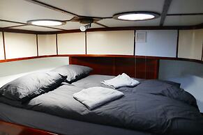 Boathotel Rotterdam Wilhelmina