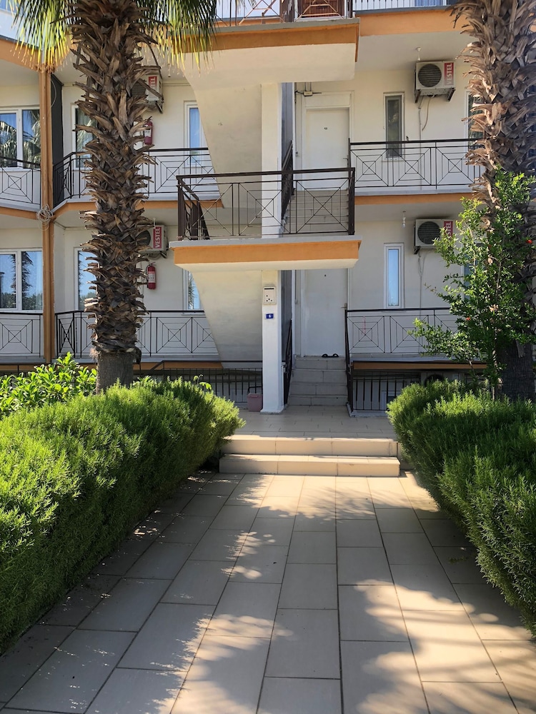 Mina Grand Hotel