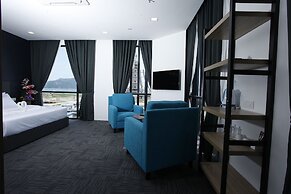 WE Hotel