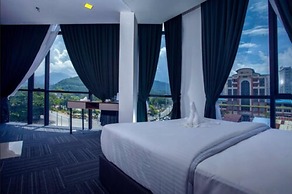 WE Hotel