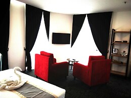 WE Hotel