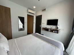 WE Hotel
