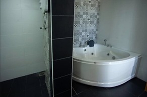 WE Hotel
