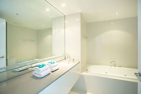 Circle on Cavill - Private Apartments