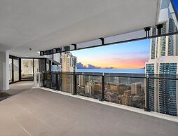 Circle on Cavill - Private Apartments