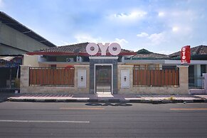 Super OYO 1046 Omah Pathok