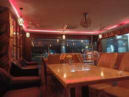 Hotel Dwaraka Inn