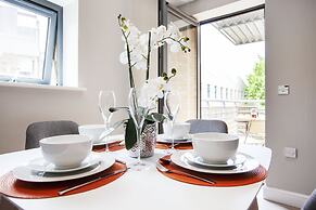 The Wesley Luxury City Apartment