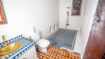 Riad Le Dromadaire Bleu by Weekome