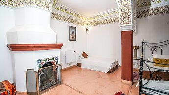 Riad Le Dromadaire Bleu by Weekome