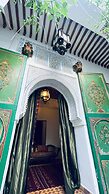 Riad Le Dromadaire Bleu by Weekome