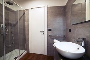 Glam House