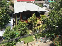The Eight Ratvithi House