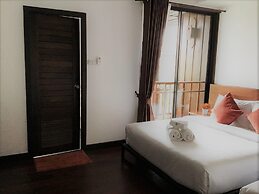 The Eight Ratvithi House