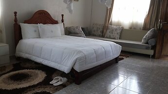 St Lira Hotel