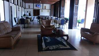 St Lira Hotel